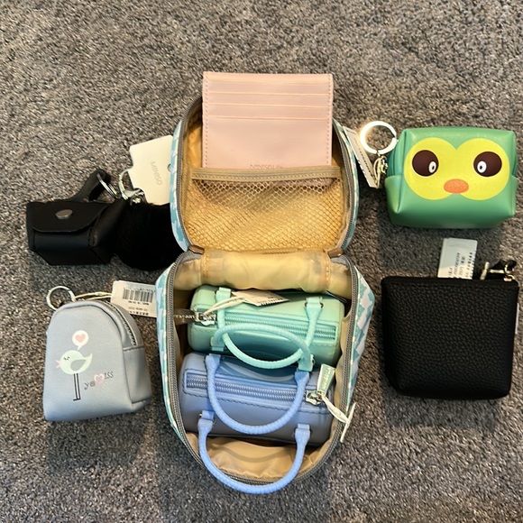 Miniso Life accessory lot wallet, zippered keychain coin purse, mini purses - Picture 12 of 12
